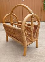 Vintage rotan bamboe lectuur rek., Ophalen, Gebruikt