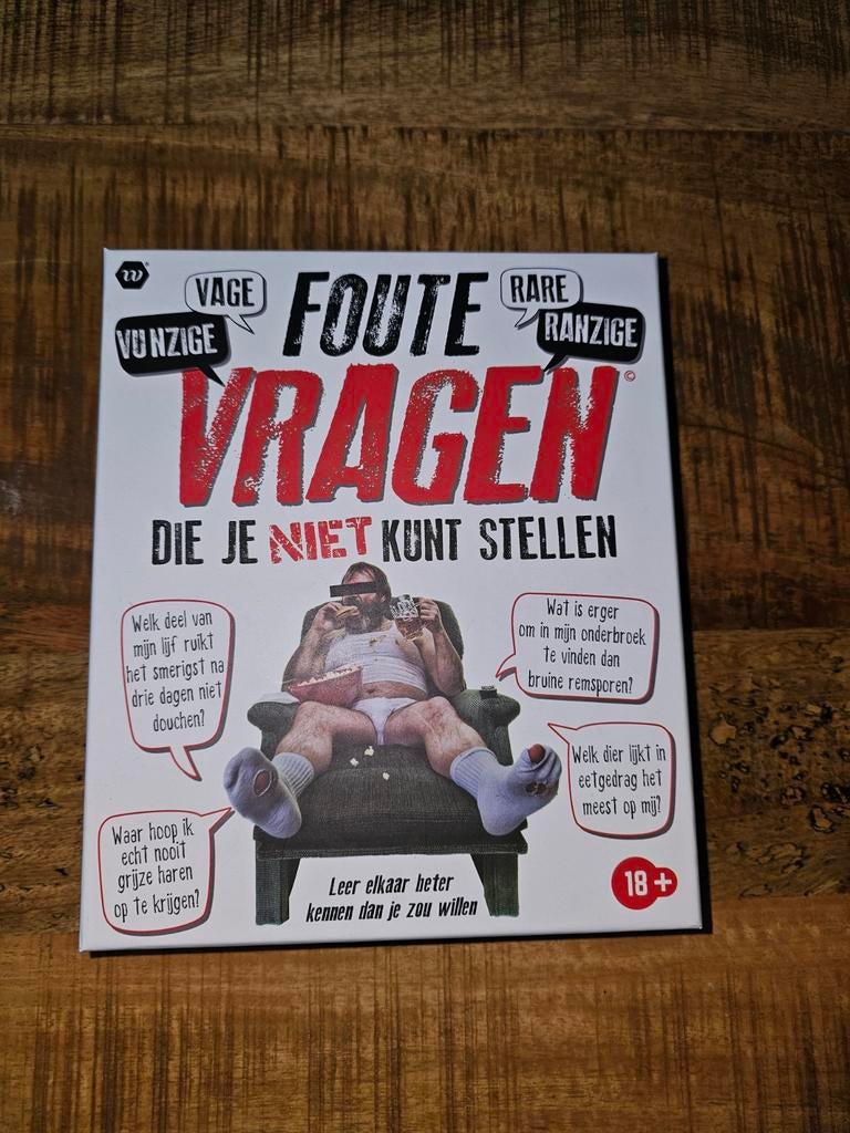 Foute Vragen - Het spel voor hilarische momenten!, Vijf spelers of meer, Ophalen of Verzenden, Zo goed als nieuw, Denkiv