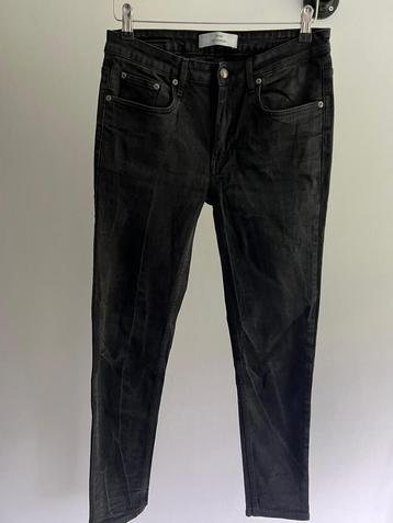 Won Hunderd maat m/L beschikbaar voor biedingen