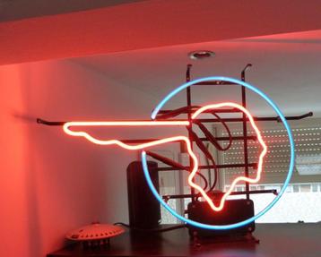 Neon ( Pontiac ) beschikbaar voor biedingen