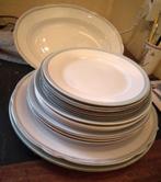 Serviesdelen Petrus Regout 1880-1890 turquoise-blauwe rand, Ophalen