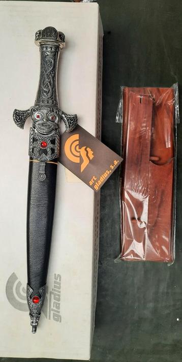 Odin Dagger op standaard beschikbaar voor biedingen