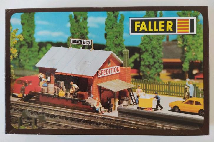 FALLER B-151 bouwpakket goederenloods, Hobby en Vrije tijd, Modeltreinen | H0, Zo goed als nieuw, Brug, Tunnel of Gebouw, Overige merken
