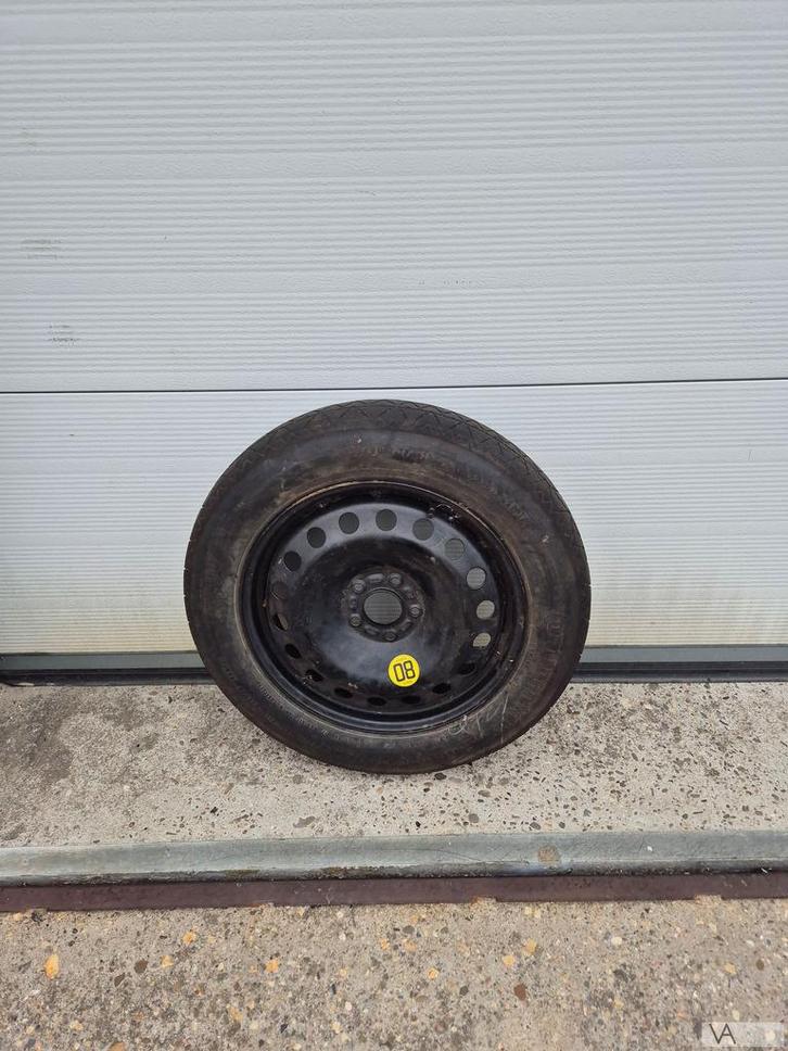 Thuiskomer reservewiel BMW 5 serie E60 E61 en F10 F11 €100, Auto-onderdelen, Banden en Velgen, Banden en Velgen, Personenwagen