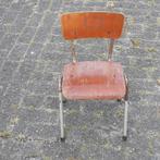 Oud schoolstoeltje, Ophalen