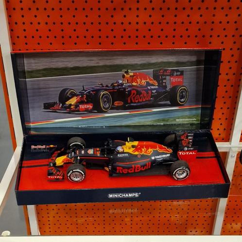 Red bull Tag Heuer RB12 Verstappen 1st win Spanish GP 2016 m, Hobby en Vrije tijd, Modelauto's | Overige schalen, Zo goed als nieuw