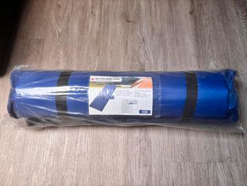 Zelfopblazende ligmat beschikbaar voor biedingen