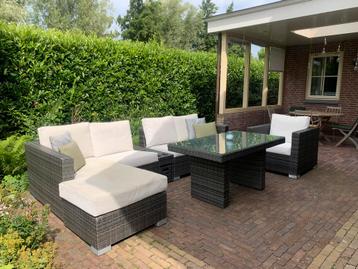Prachtige lounge tuinset beschikbaar voor biedingen
