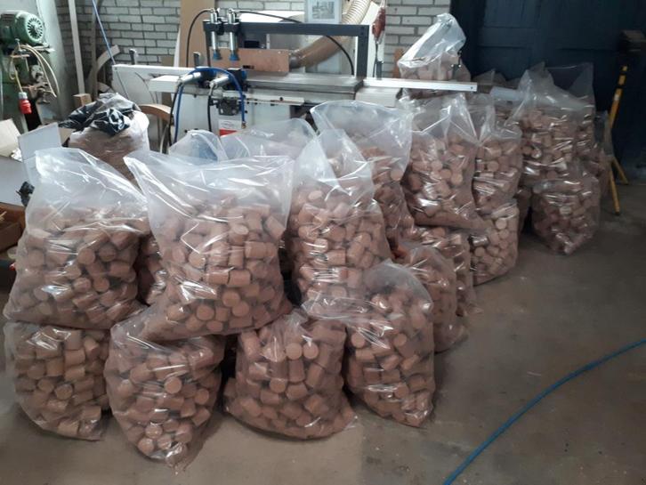 Briketten, haardhout, brandhout, Tuin en Terras, Haardhout, Minder dan 3 m³, Ophalen