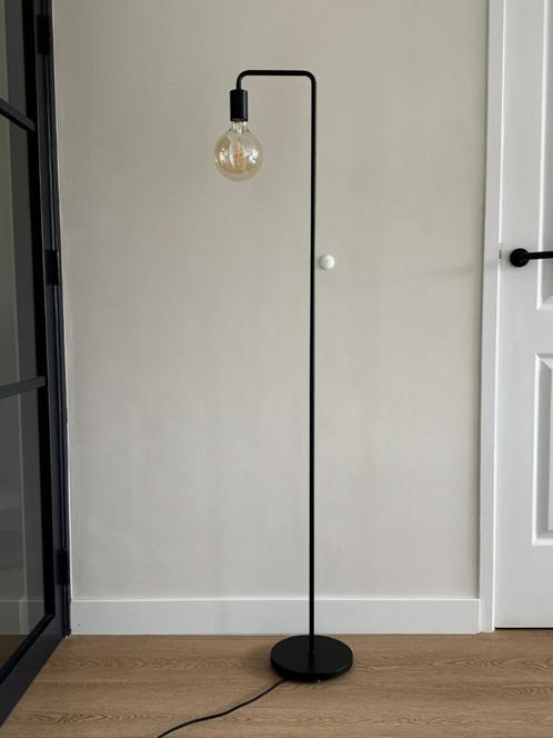 Vloerlamp Frandsen inclusief fitting - matzwart, Huis en Inrichting, Lampen | Vloerlampen, Zo goed als nieuw, 150 tot 200 cm, Metaal