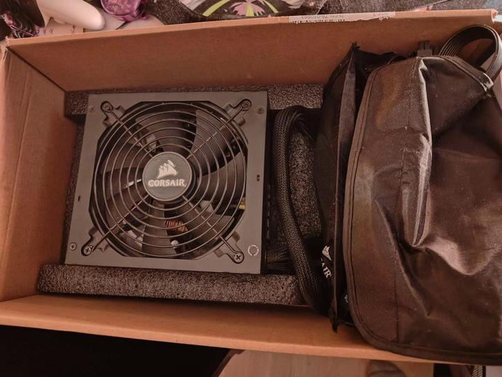 Corsair CX750M – 750W semi-modulaire ATX voeding, Computers en Software, Interne voedingen, Zo goed als nieuw, Ophalen of Verzenden