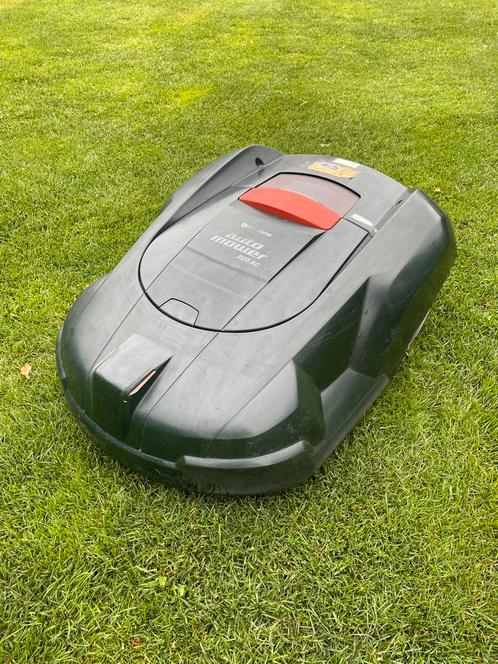 Robotmaaier Husqvarna 220AC Automower, Tuin en Terras, Robotmaaiers, Gebruikt, 20 tot 25 cm, Ophalen