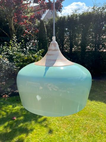 Retro lamp beschikbaar voor biedingen