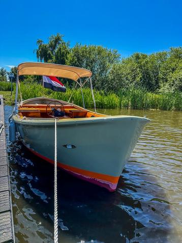 Harding sloep met boegschroef, koelkast, toilet en vaarklaar beschikbaar voor biedingen