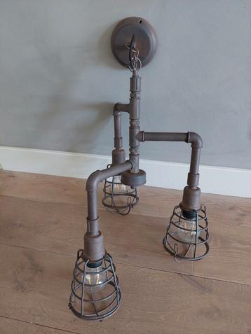 Industriele vintage 3 lamps hanglamp  beschikbaar voor biedingen