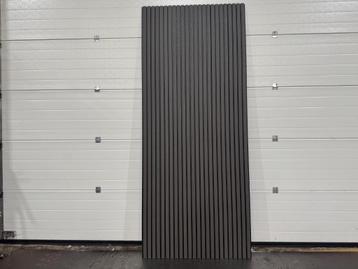 Composiet wandbekleding (Zilver-Grijs) beschikbaar voor biedingen