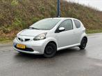 Toyota Aygo 1.0 12V Vvt-i 3DRS MMT 2007 Grijs ELEKPAKKET, Auto's, Voorwielaandrijving, 4 stoelen, 68 pk, Bedrijf