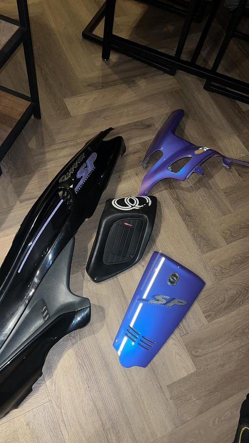 Gilera Runner Violet Kappenset LINKER DEEL, Fietsen en Brommers, Brommeronderdelen | Scooters, Zo goed als nieuw, Kap, Ophalen