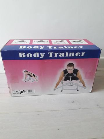 Body trainer traint borst schouders rug biceps triceps buik. beschikbaar voor biedingen