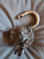 Antiek origineel hangslot sleutel tibet godin garuda brons, Antiek en Kunst, Kunst | Niet-Westerse kunst, Ophalen of Verzenden