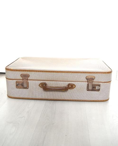 Decoratieve vintage koffer in goede staat, beige / bruin, Sieraden, Tassen en Uiterlijk, Koffers, Gebruikt, Overige materialen