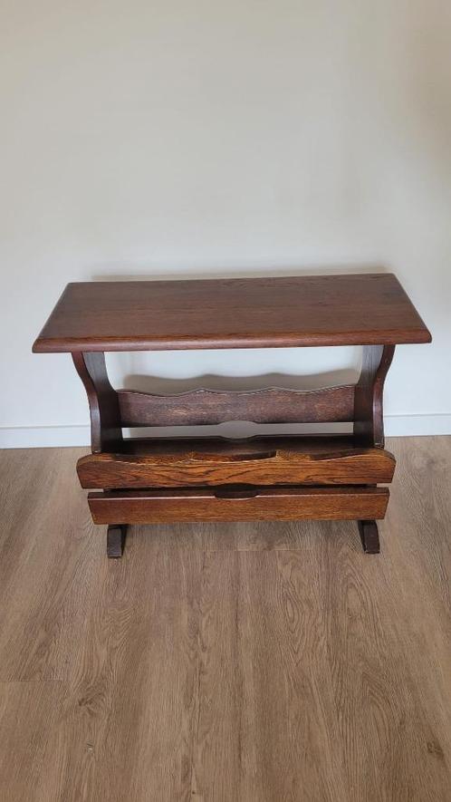 Klassiek eiken lectuurbak, krantenbak. (tevens bijzettafel), Huis en Inrichting, Woonaccessoires | Krantenbakken en Lectuurbakken