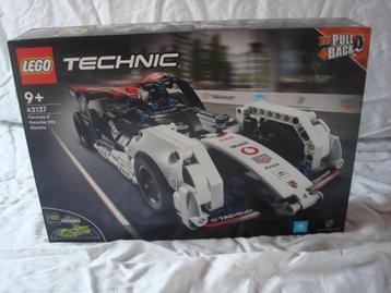 3x SPLINTERNIEUWE LEGO BOUWDOZEN .. beschikbaar voor biedingen