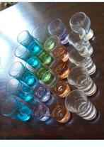 Borrelglaasjes gekleurde Diverse kleuren., Verzamelen, Glas en Borrelglaasjes, Ophalen of Verzenden, Borrel- of Shotglas