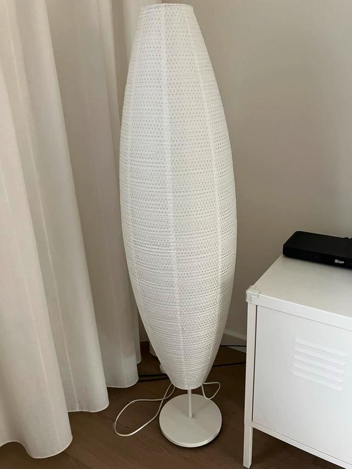 Mooie IKEA Solleftea staanlamp, Huis en Inrichting, Lampen | Vloerlampen, Zo goed als nieuw, 150 tot 200 cm, Metaal, Overige materialen