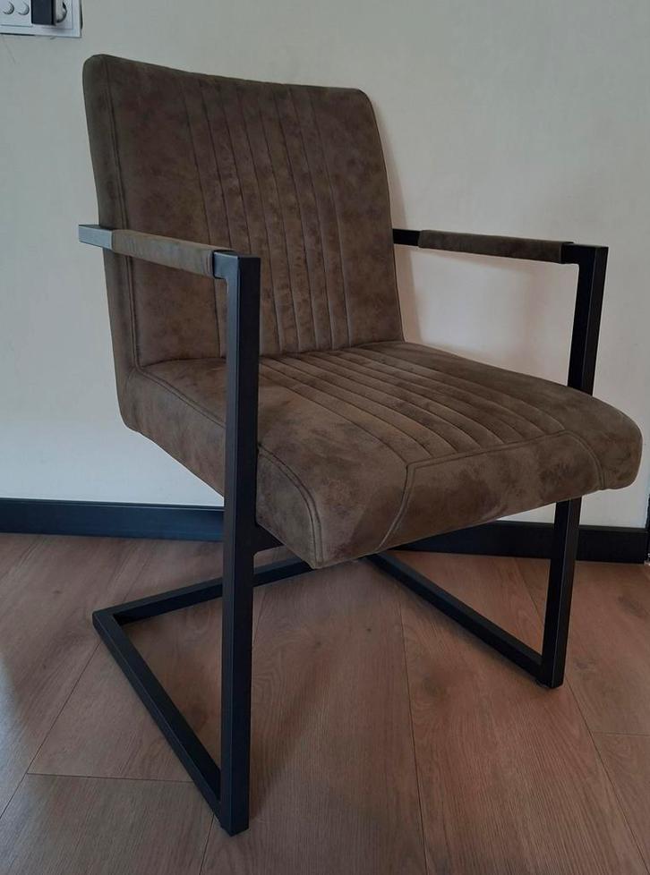 Industriële eetkamerstoelen met armleuning, Huis en Inrichting, Tafels | Eettafels, Zo goed als nieuw, 50 tot 100 cm, Rechthoekig