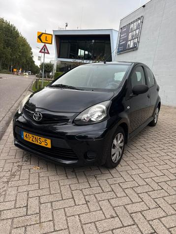 Toyota Aygo 1.0 12V Comfort Vvt-i 5DRS 2013 Zwart beschikbaar voor biedingen
