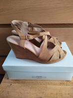 Nieuwe instappers. Slippers. Sleehakken. Bruin. Cognac., Ophalen of Verzenden, Zo goed als nieuw, Bruin, Instappers