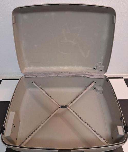 DELSEY Grote koffer cijferslot
type hardcase Deze koffer hee, Sieraden, Tassen en Uiterlijk, Koffers, Zo goed als nieuw, Hard kunststof