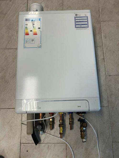 Intergas kombi kompakt hre24/18 cv ketel propaan 2023 geiser, Doe-het-zelf en Verbouw, Geisers en Boilers, Zo goed als nieuw, Geiser