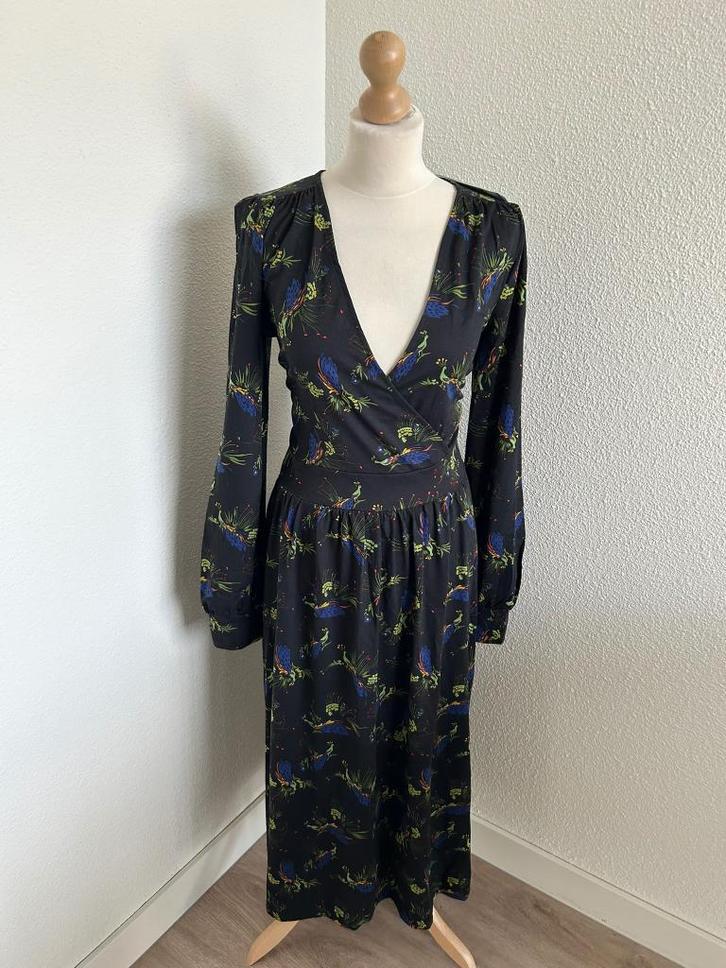 King Louie maat L NIEUW Loretta dress radiant 2366, Kleding | Dames, Jurken, Nieuw, Maat 42/44 (L), Groen, Onder de knie, Ophalen of Verzenden