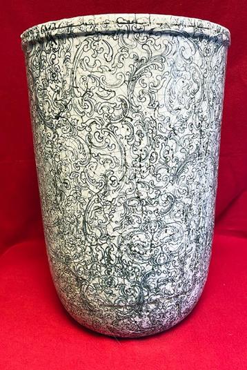 Grote PTMD pot / vaas beschikbaar voor biedingen