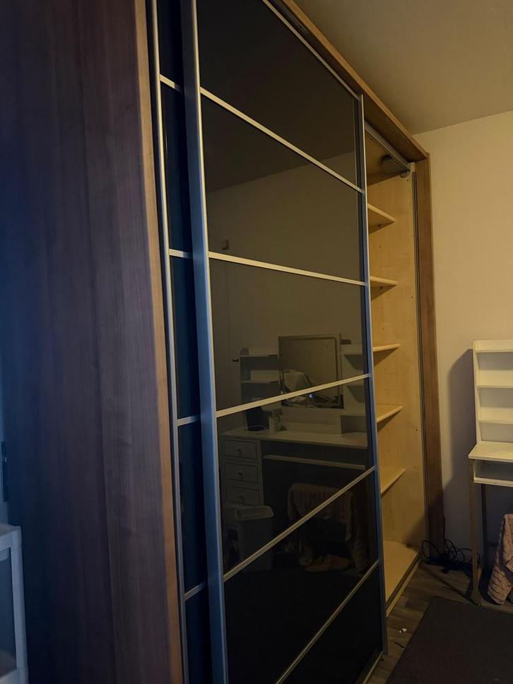 Moderne kledingkast met schuifdeuren, Huis en Inrichting, Kasten | Kledingkasten, Zo goed als nieuw, 200 cm of meer, 150 tot 200 cm