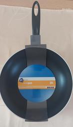 AH wokpan met steel, Huis en Inrichting, Keuken | Potten en Pannen, Ophalen of Verzenden, Nieuw, Wok