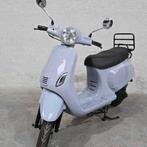 Te koop hele mooie Capri scooter met weinig km's!, Capri, Benzine, Maximaal 45 km/u, 50 cc