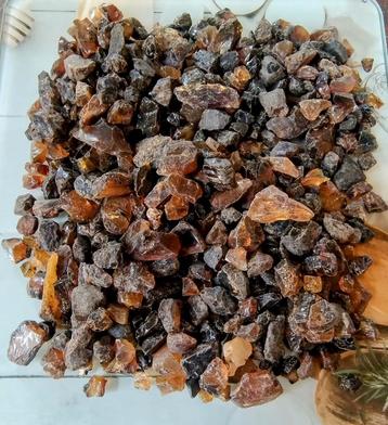 Middelgroot amber Sumatra Indonesië  beschikbaar voor biedingen