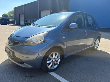 Toyota AYGO TEAM SPORT / AIRCO / 5-DEURS / SPORTVELGEN  beschikbaar voor biedingen