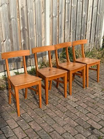 Houten stoelen 4 stuks beschikbaar voor biedingen