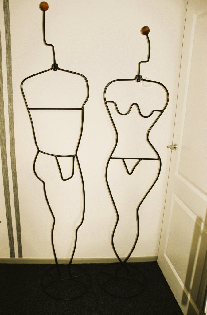 HÄPEN- Dressman en Dressgirl jaren '80 IKEA, Huis en Inrichting, Woonaccessoires | Kapstokken, Zo goed als nieuw, Staande kapstok