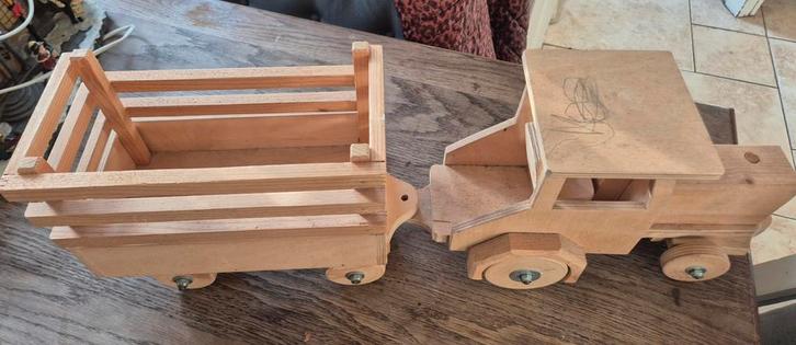 Houten tractor en kar, Kinderen en Baby's, Speelgoed | Babyspeelgoed, Zo goed als nieuw, Overige typen, Ophalen of Verzenden