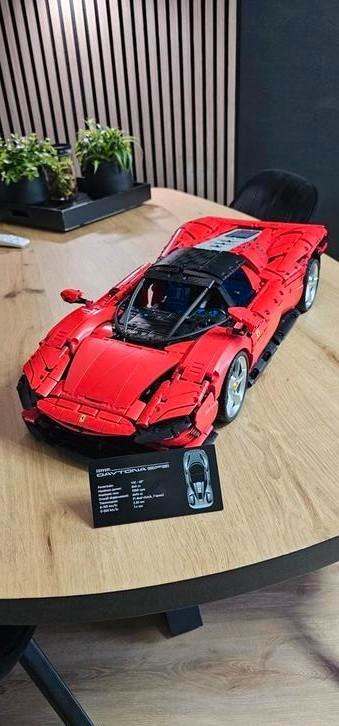 Ferrari Daytona Lego Technic
set 42143 beschikbaar voor biedingen