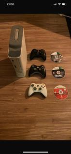 Xbox 360 met 3 controllers en 3 spellen, Ophalen of Verzenden, Zo goed als nieuw, 250 GB, Met 2 controllers