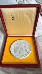 Porseleinen DDR medaille in doosje, Ophalen, Overige materialen