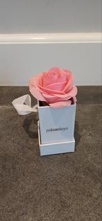 Woondecoratie Kunst Roos Roze in witte pot, Ophalen of Verzenden, Nieuw, Binnen