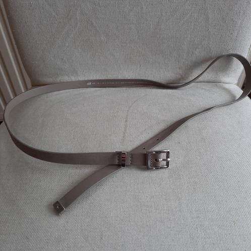 H&M riem smal grijs maat L - nieuw -, Kleding | Dames, Riemen en Ceinturen, Nieuw, 90 tot 100 cm, Minder dan 3 cm, Overige kleuren