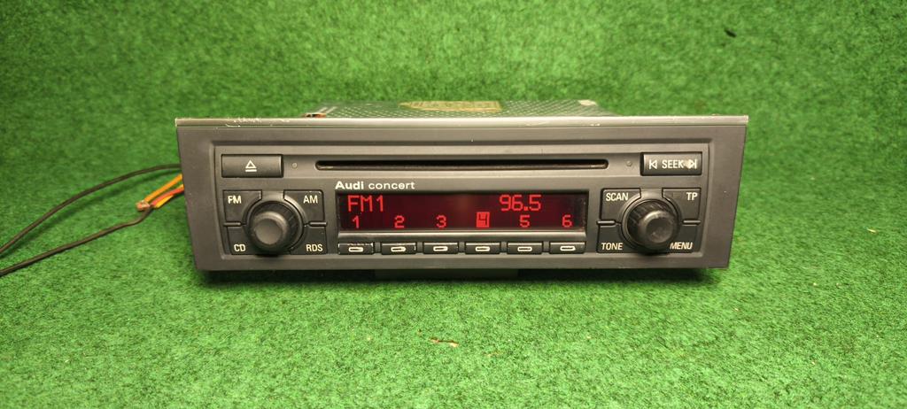 Audi A4 cd receiver, Ophalen of Verzenden, Zo goed als nieuw